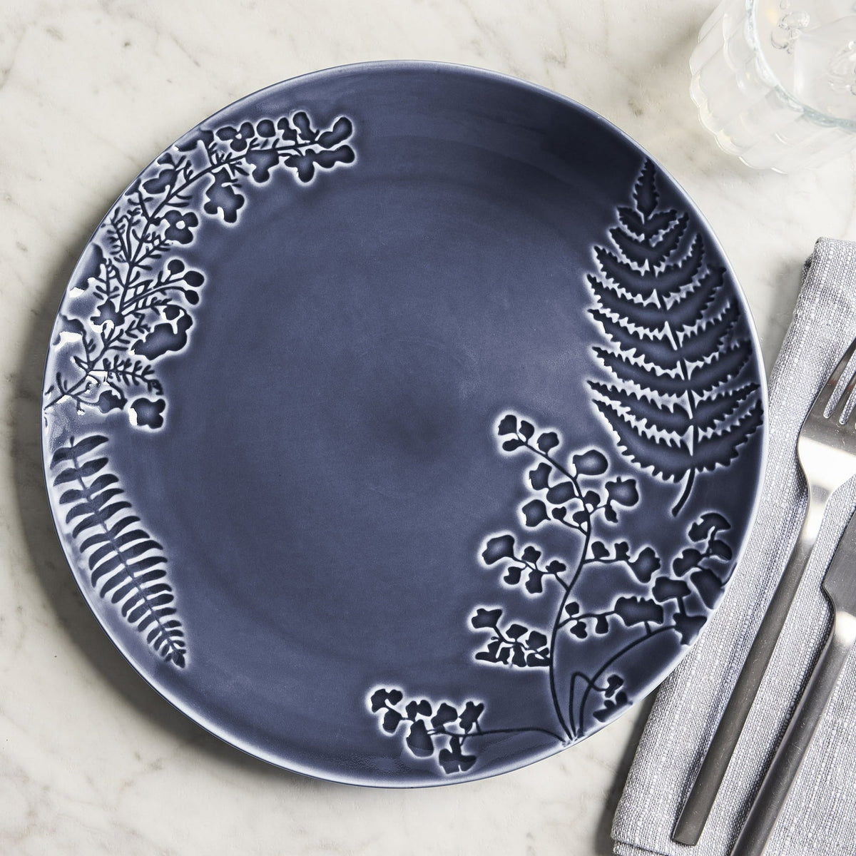 Better Homes & Gardens Ellie Collection Blue Stoneware Dinner Plate, 10.7 inch