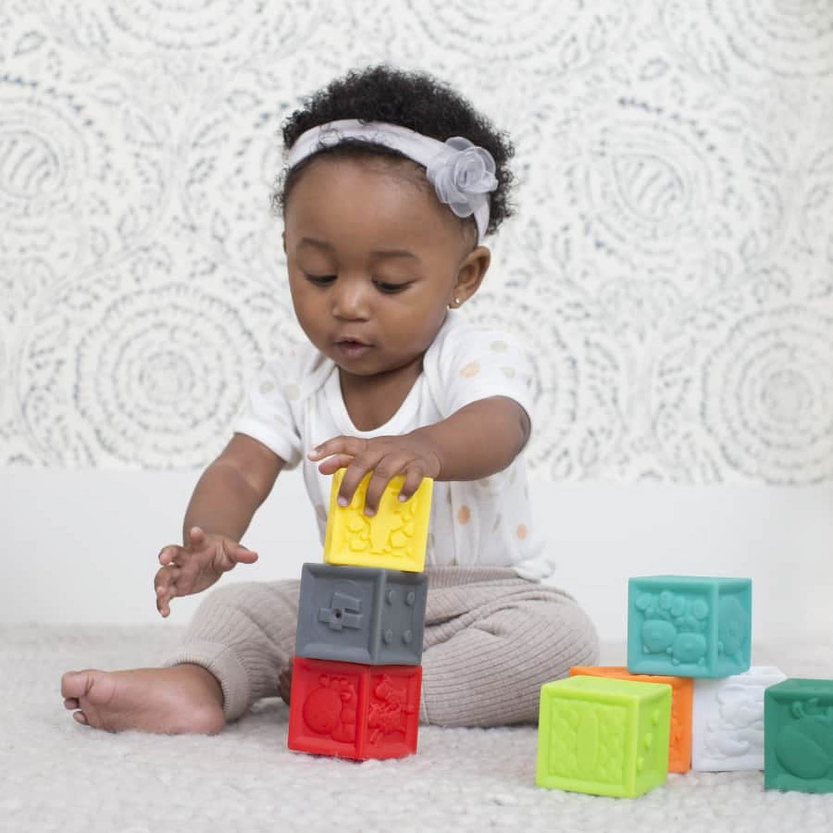 Infantino Squeeze and Stack BPA-Free Plastic Toy Blocks, Multicolor, 8-Piece Set