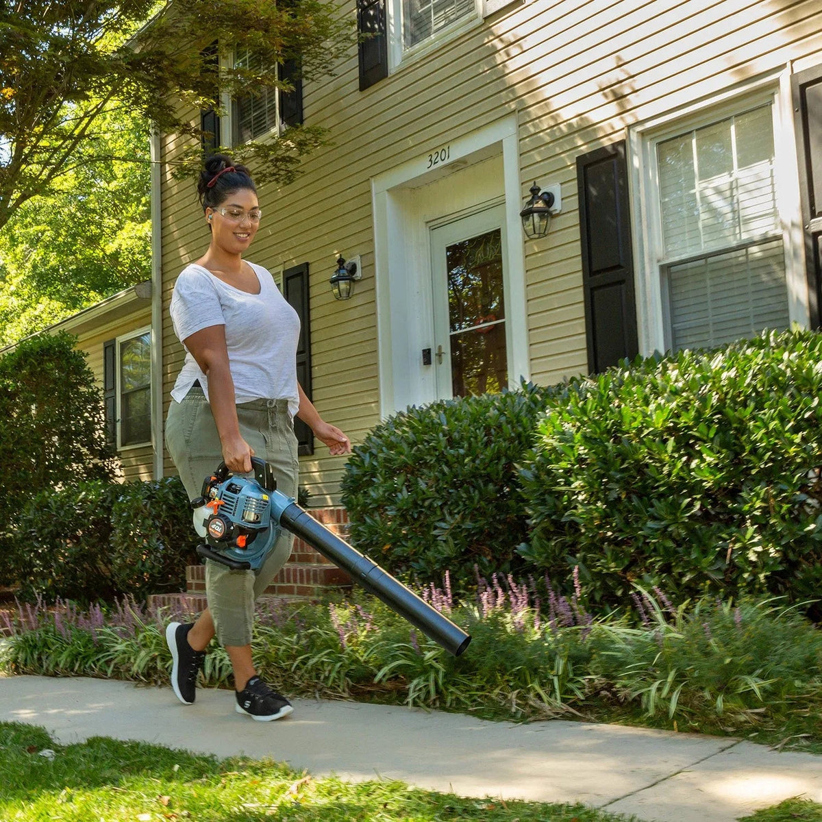 SENIX 4QL® 26.5cc 4-Cycle Gas Powered Handheld Leaf Blower