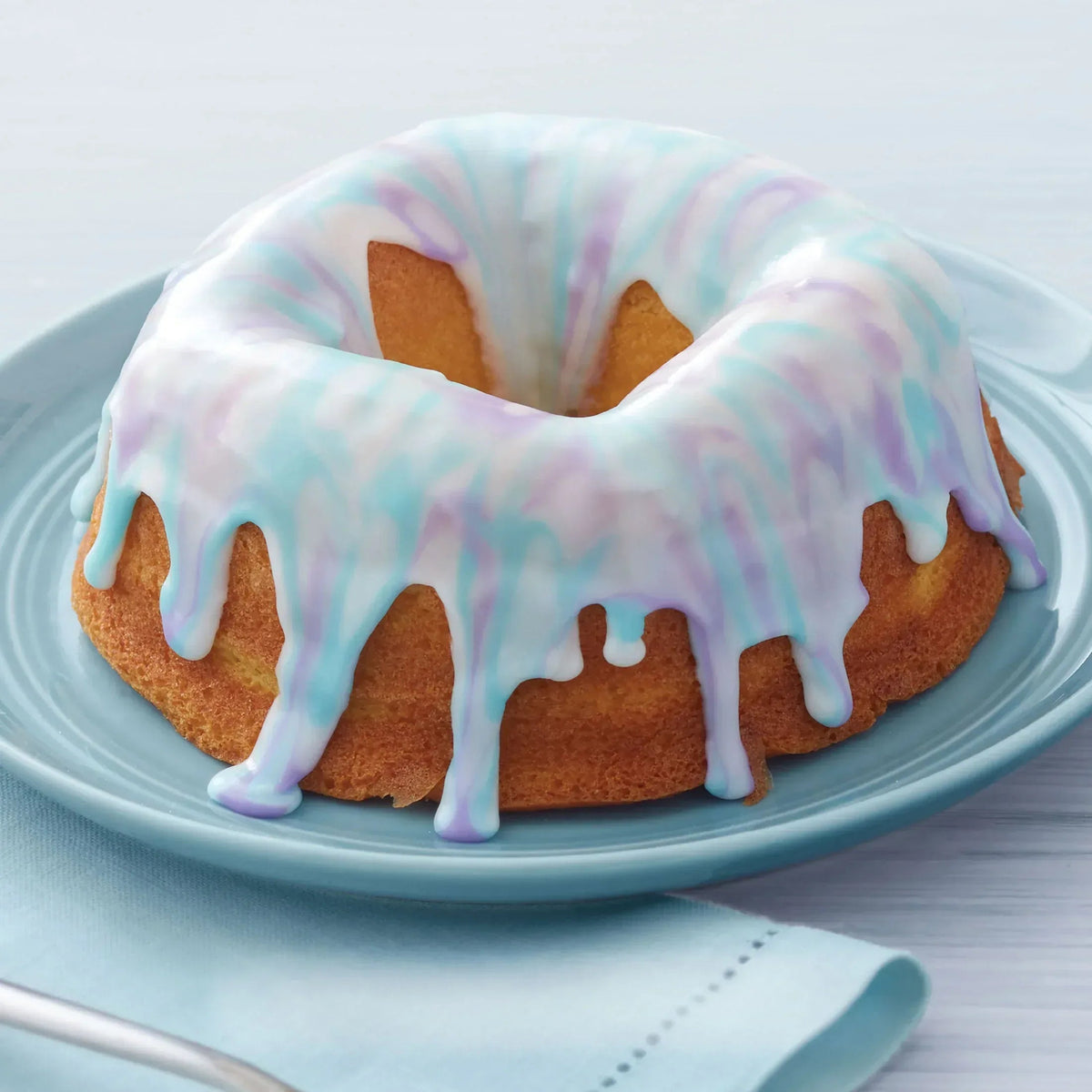 Wilton Everyday Non-Stick Bundt Cake Pan 9.51" Fluted Tube Baking Pan, Packaging May Vary