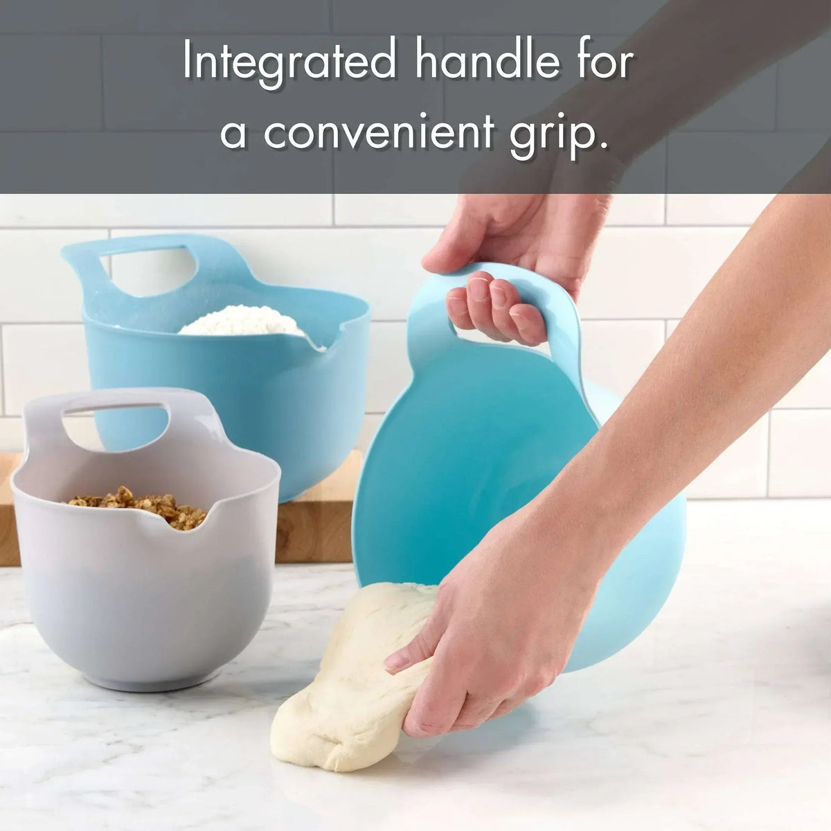 Mainstays 4 Piece Nesting Plastic Mixing Bowl Set with Pour Spouts and Handles, Blue