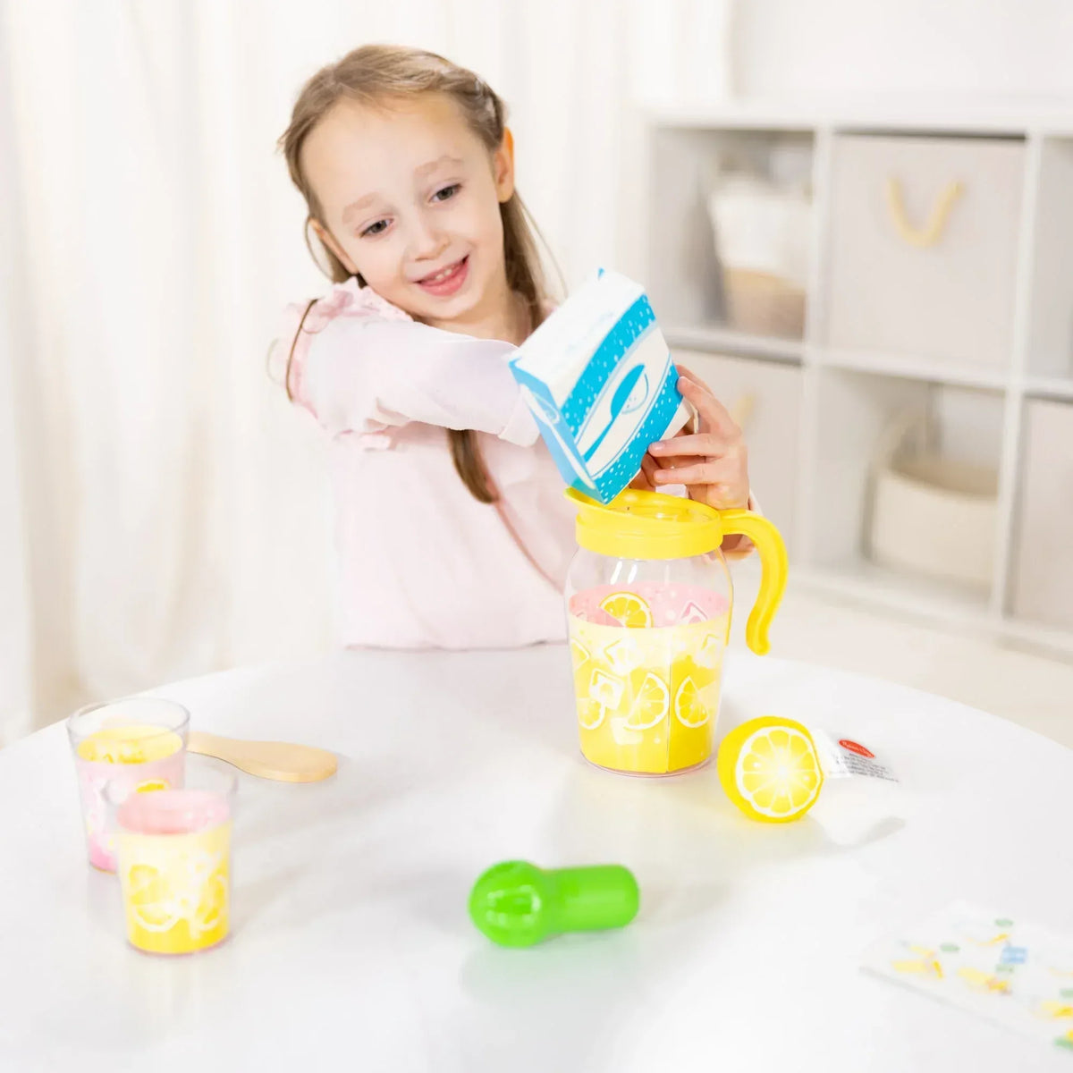 Melissa & Doug Lemonade Pretend Play Food and Drink Toy for Toddlers, Preschoolers, and Kids Ages 3+ - FSC Certified