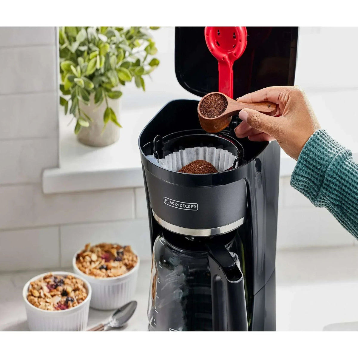 BLACK+DECKER Programmable 12-Cup Drip Coffee Maker with Custom Brew Strength, Black