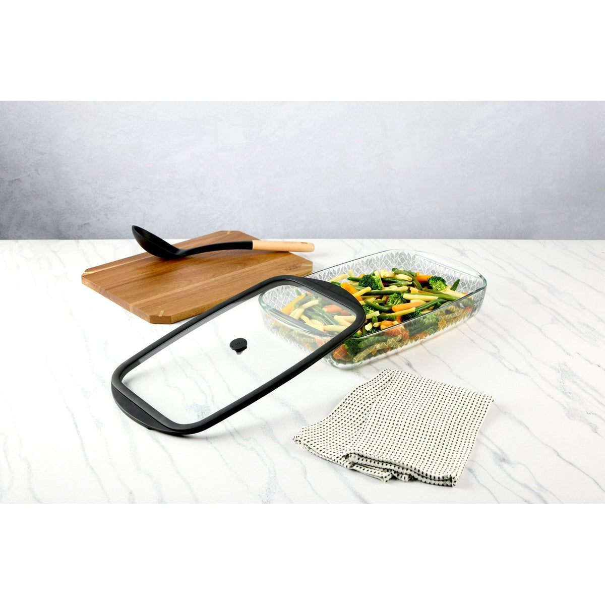 Thyme & Table 9"x15" Glass Baking Dish with Lid - Leaflets