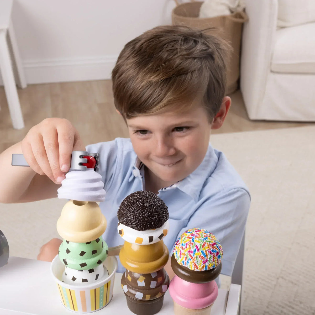 Melissa & Doug Wooden Scoop and Serve Ice Cream Counter With Play Food and Accessories (28 Pcs)