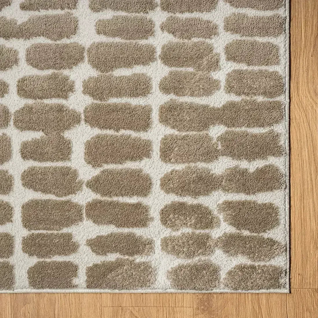 Tahari Freya 6' x 9' Area Rug (Select Color)