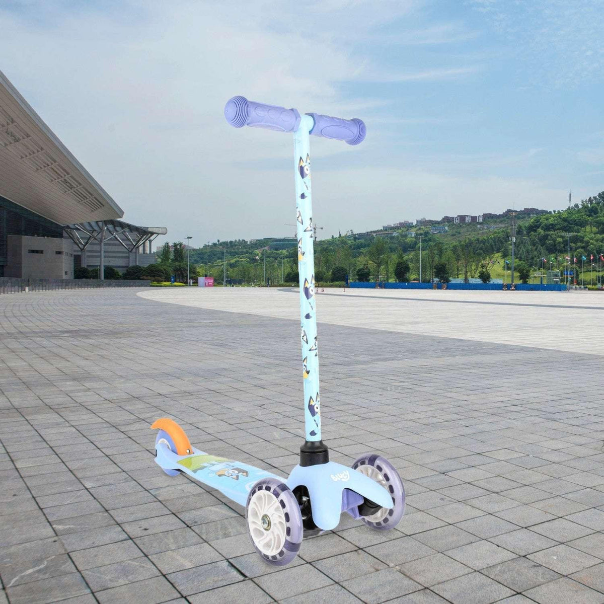 Bluey Light Up Wheel Tilt and Turn Toddler Scooter, 3 Wheel Kick Scooter for Kids Ages 3+, Blue