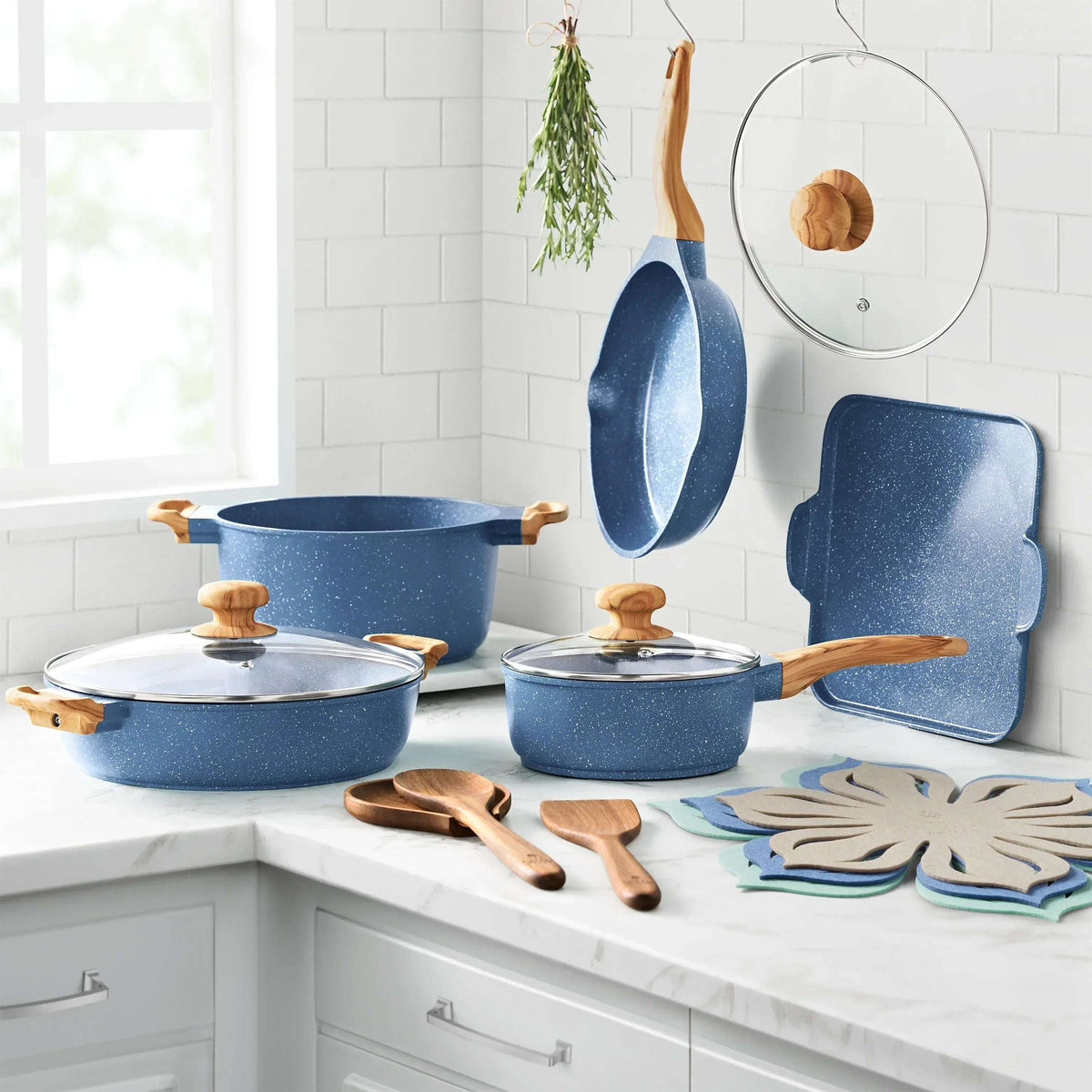 The Pioneer Woman Prairie Signature 14-Piece Cast Aluminum Cookware Set, Blue