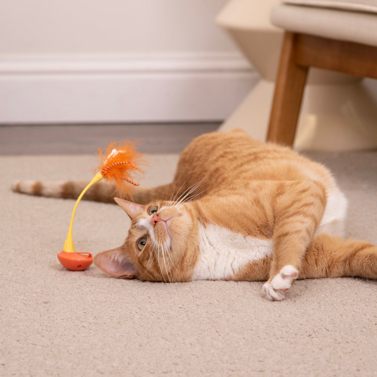 SmartyKat Swat 'N Spin Interactive Cat Toy for Exercise & Stimulation, Medium, Blue
