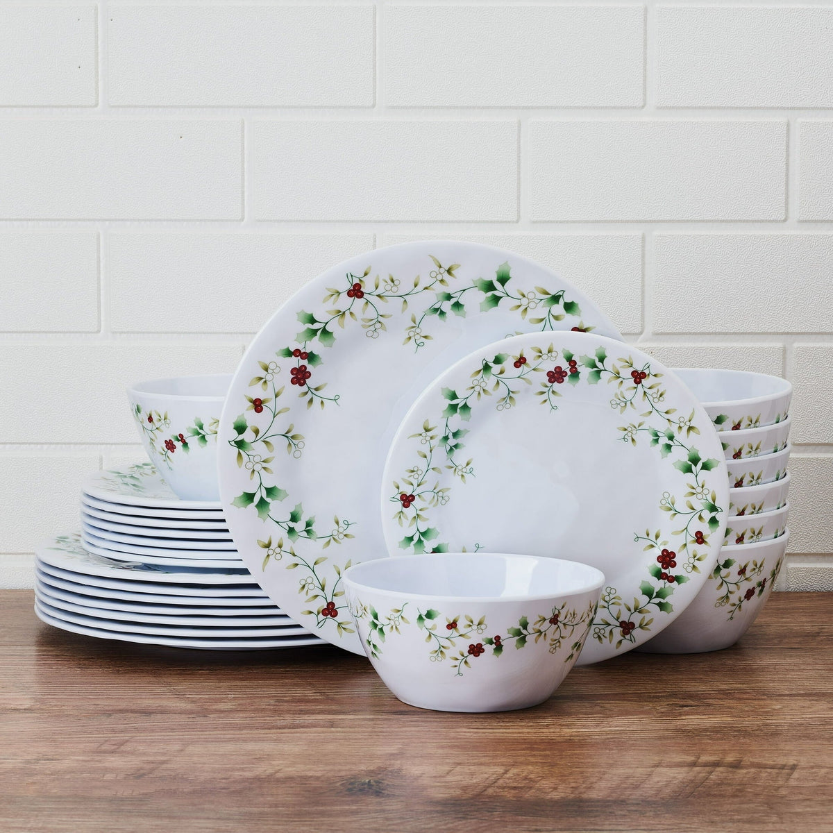 Pfaltzgraff Winterberry Melamine 24 Peice Set