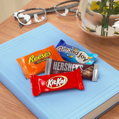 Hershey Assorted Chocolate Snack Size Candy, Variety Bag 15.57 Oz, 30 Pieces