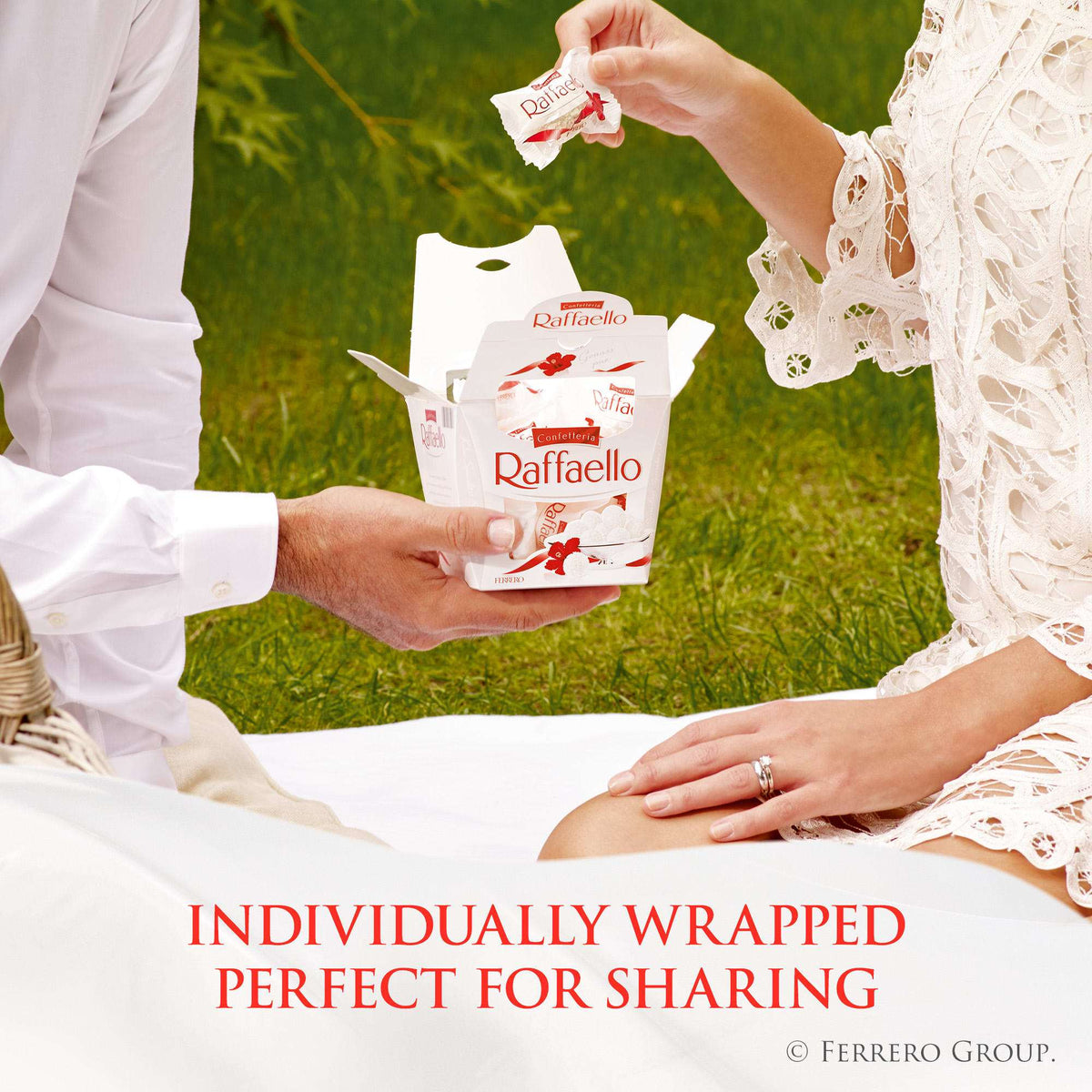 Raffaello Almond Coconut Candy, 15 Individually Wrapped Treats, Perfect for sharing, 5.3 oz