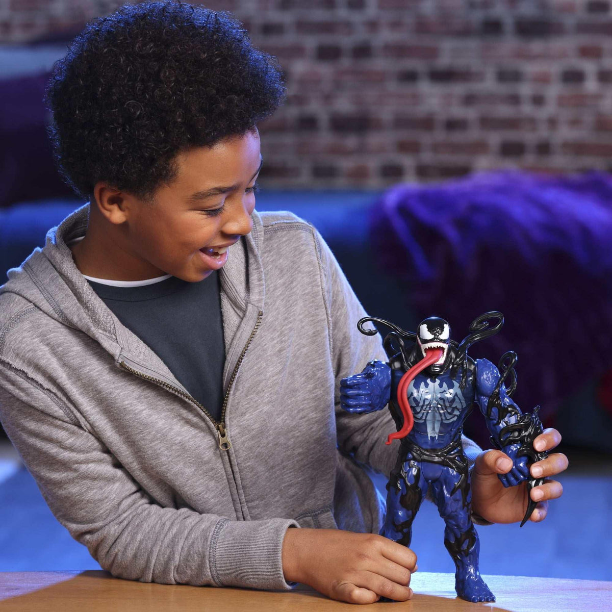 Marvel Spider-Man Epic World of Action VenomVersus Venom Liquid Shifter Figure, Stocking Stuffers for Kids Ages 4 and up