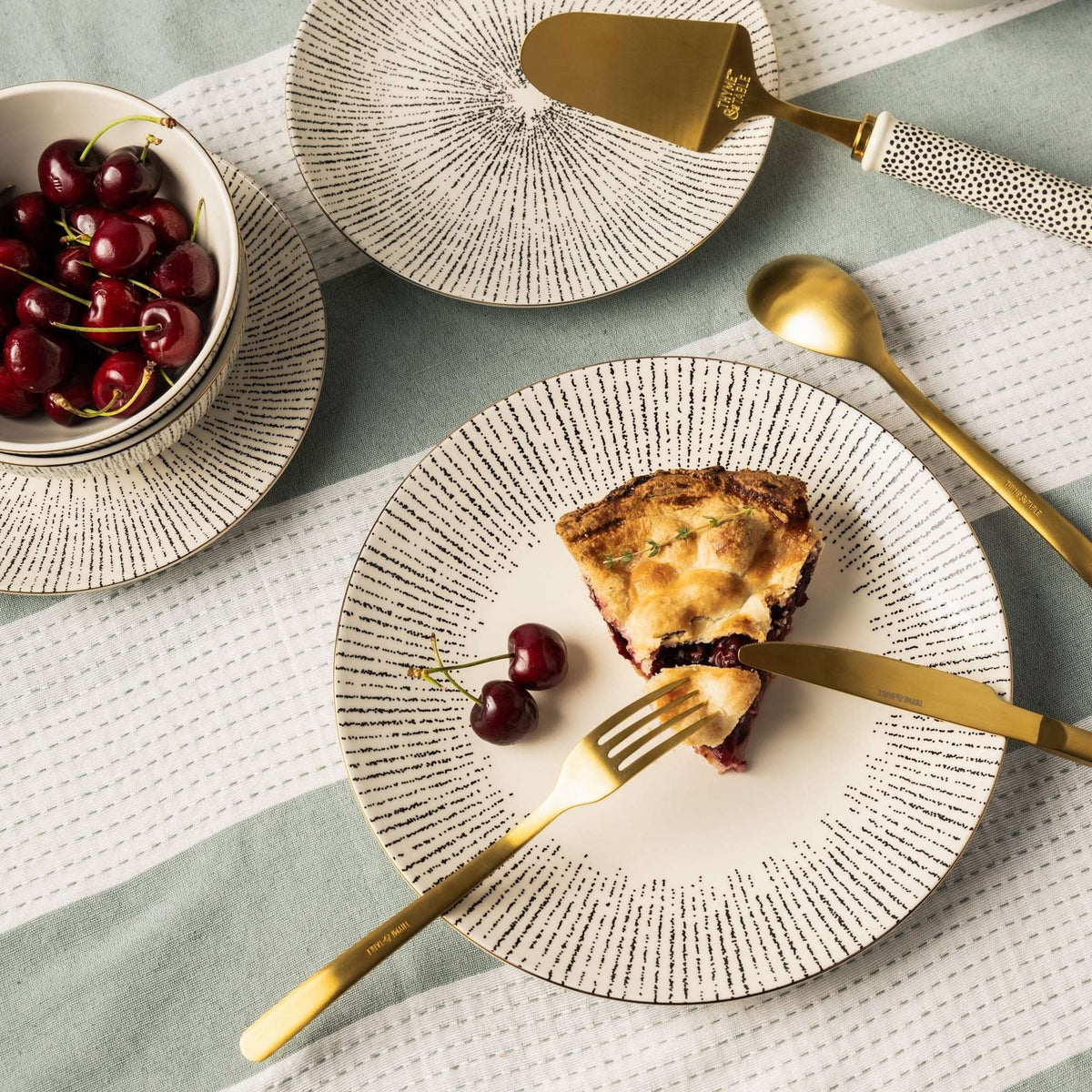 Thyme & Table Riley Ceramic Dinner Plate