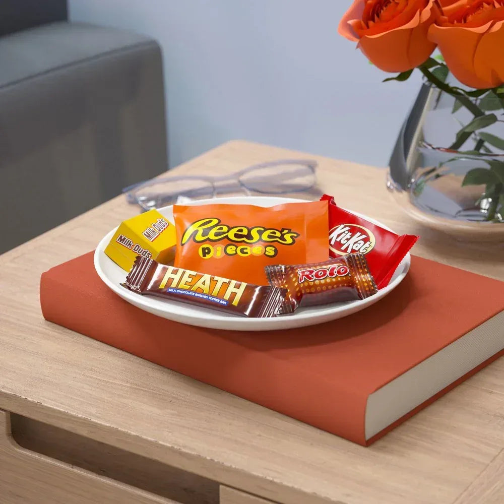 Hershey Assorted Flavored Snack Size Candy, Party Pack 35.04 Oz