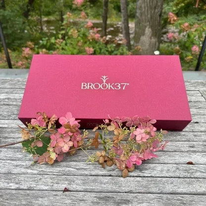 Brook 37 Giftbox Luminaire Loose Leaf Tea Collection, 4 Tin Pack, 5 oz. Total