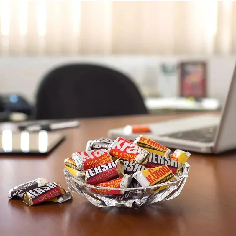 Hershey's Miniatures Assorted Milk And Dark Chocolate Candy Bars, 180 pk./56 oz.