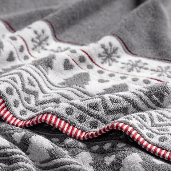 Holiday Market Bath Towels, 2-pack
