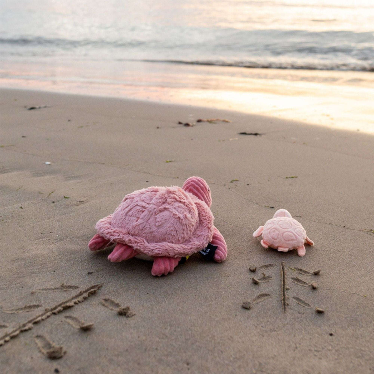 Les Ptipotos Sea Turtle Mom & Baby Plush Stuffed Animal Set & Eco-Friendly Toy