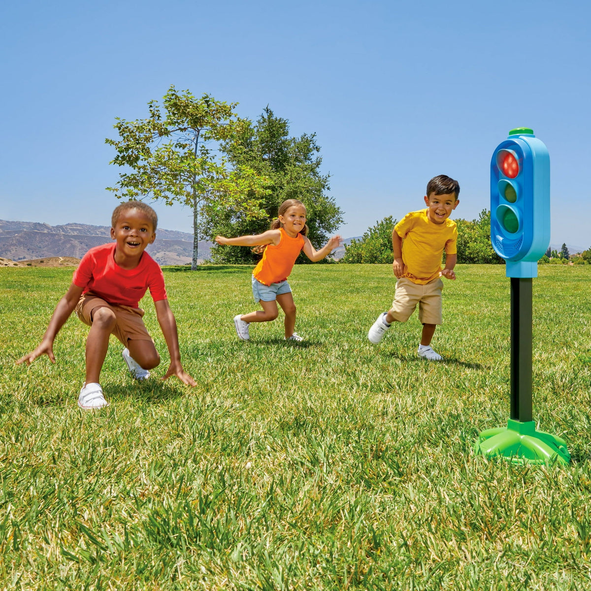 Little Tikes Red Light Green Light Sport Toy, Active Play, Outdoor Stoplight, Boys and Girls Ages 3+