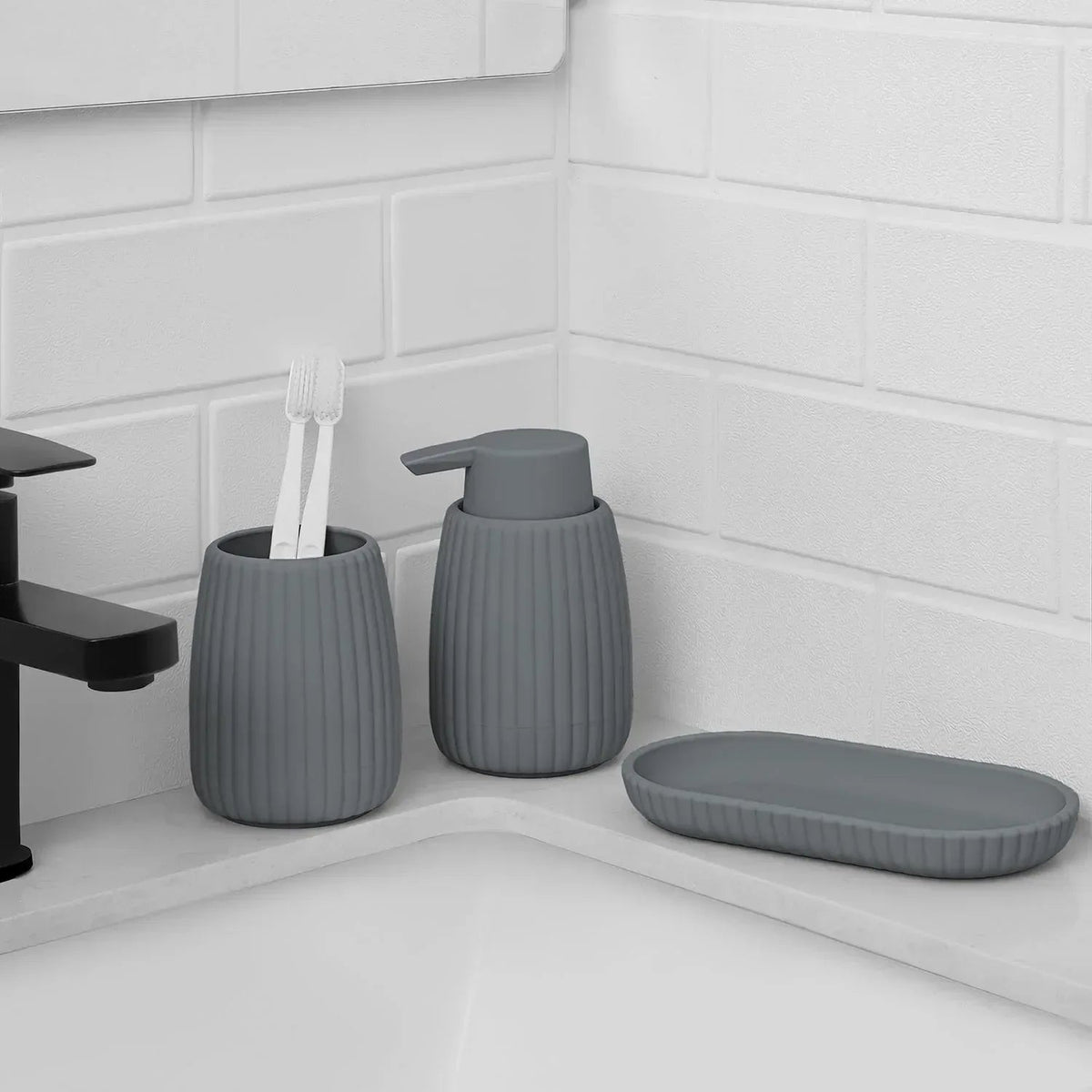 Mainstays Rubberized Plastic Ribbed Toothbrush Holder, Grey