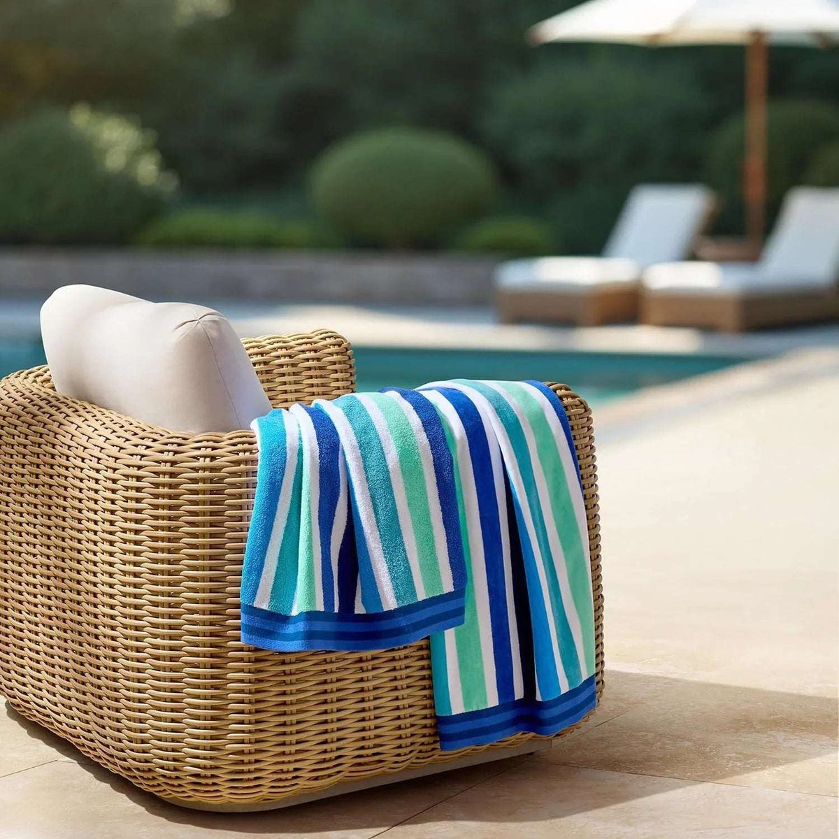 Member's Mark 2-Pack Oversized Beach Towel, 40" x 72"