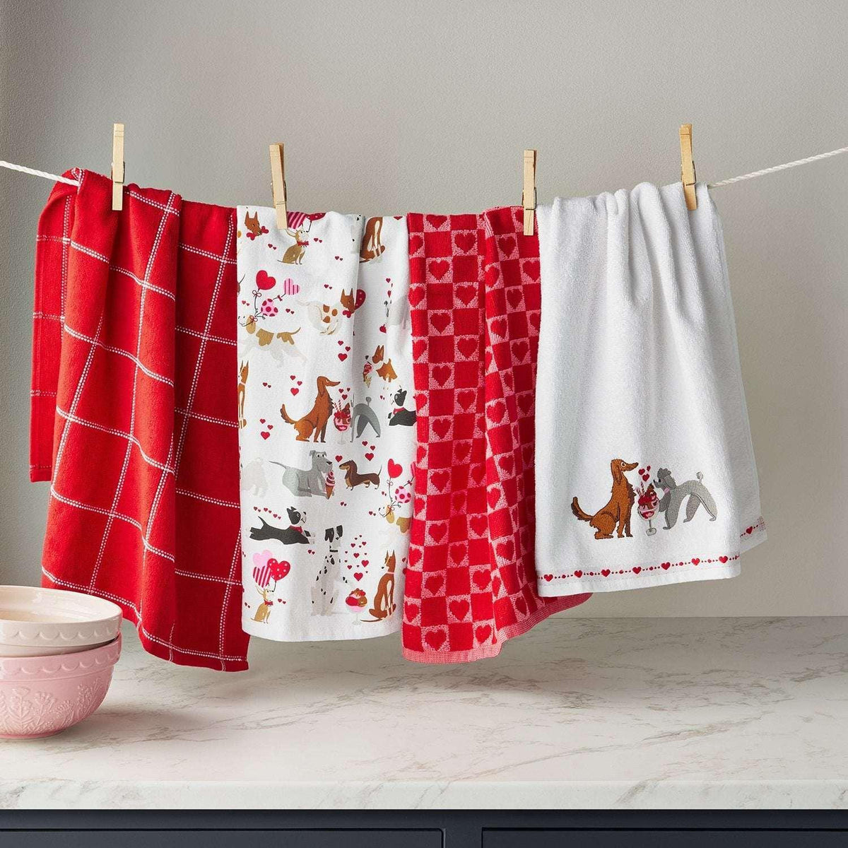 Member's Mark 8-Piece Kitchen Towel Set, Valentine's Day