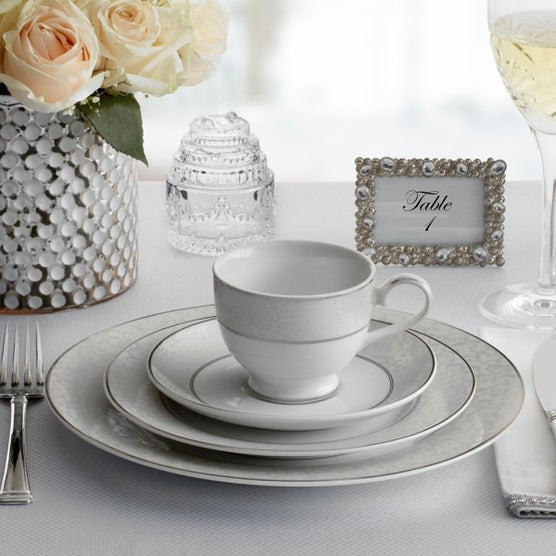 Mikasa Parchment 40-piece Porcelain Dinnerware Set