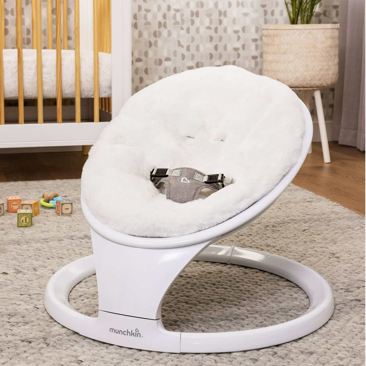 Munchkin® Seat Cover for Infant Baby Swing, Premium Ultra-Soft Faux Fur, White, Unisex