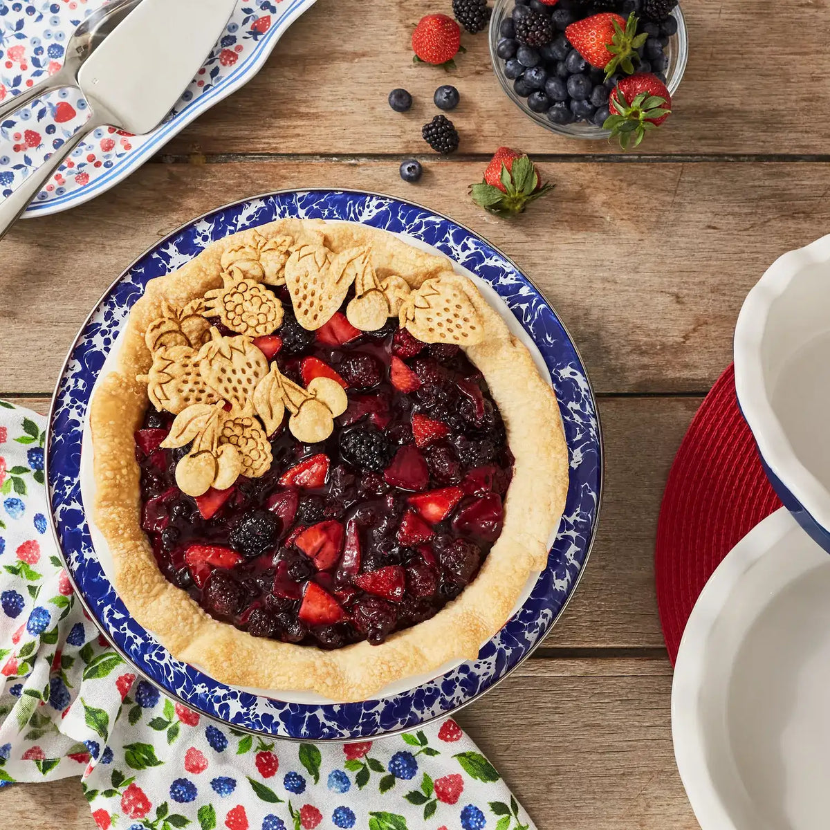 Sur La Table Pie Dish, 9.5"