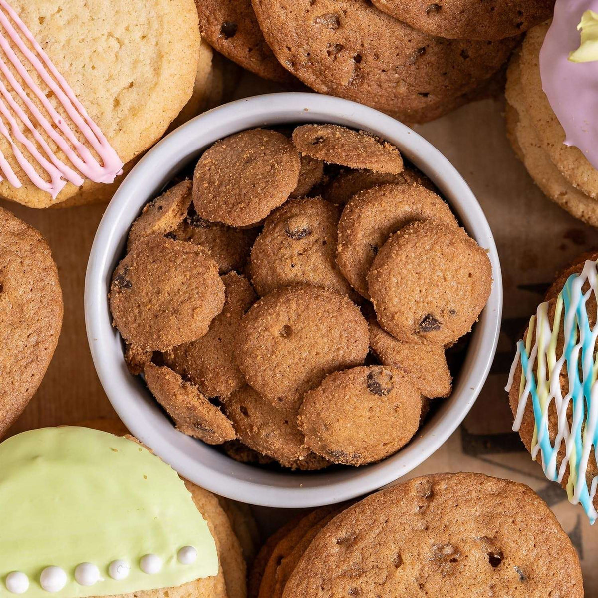 Tate's Bake Shop Chocolate Chip & Tiny Tate's Chocolate Chip Cookies Variety Pack, 5 Bags