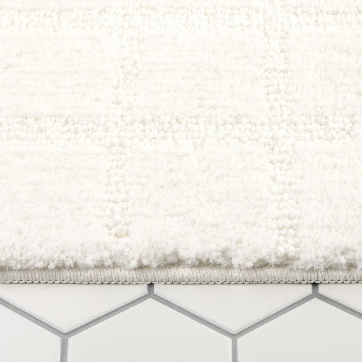 Town & Country Everyday Ultra Plush Solid Tufted Windowpane Bath Mat 20"x32"