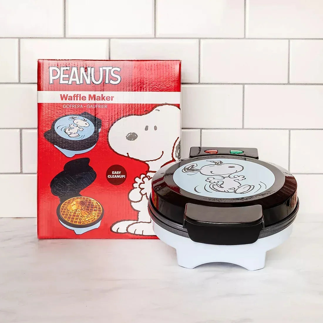 Uncanny Brands Peanuts Snoopy Waffle Maker