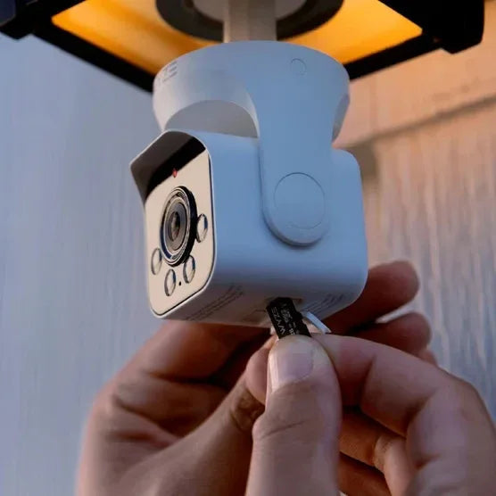 Wyze 2k Bulb Cam and Accessory Bulb Bundle
