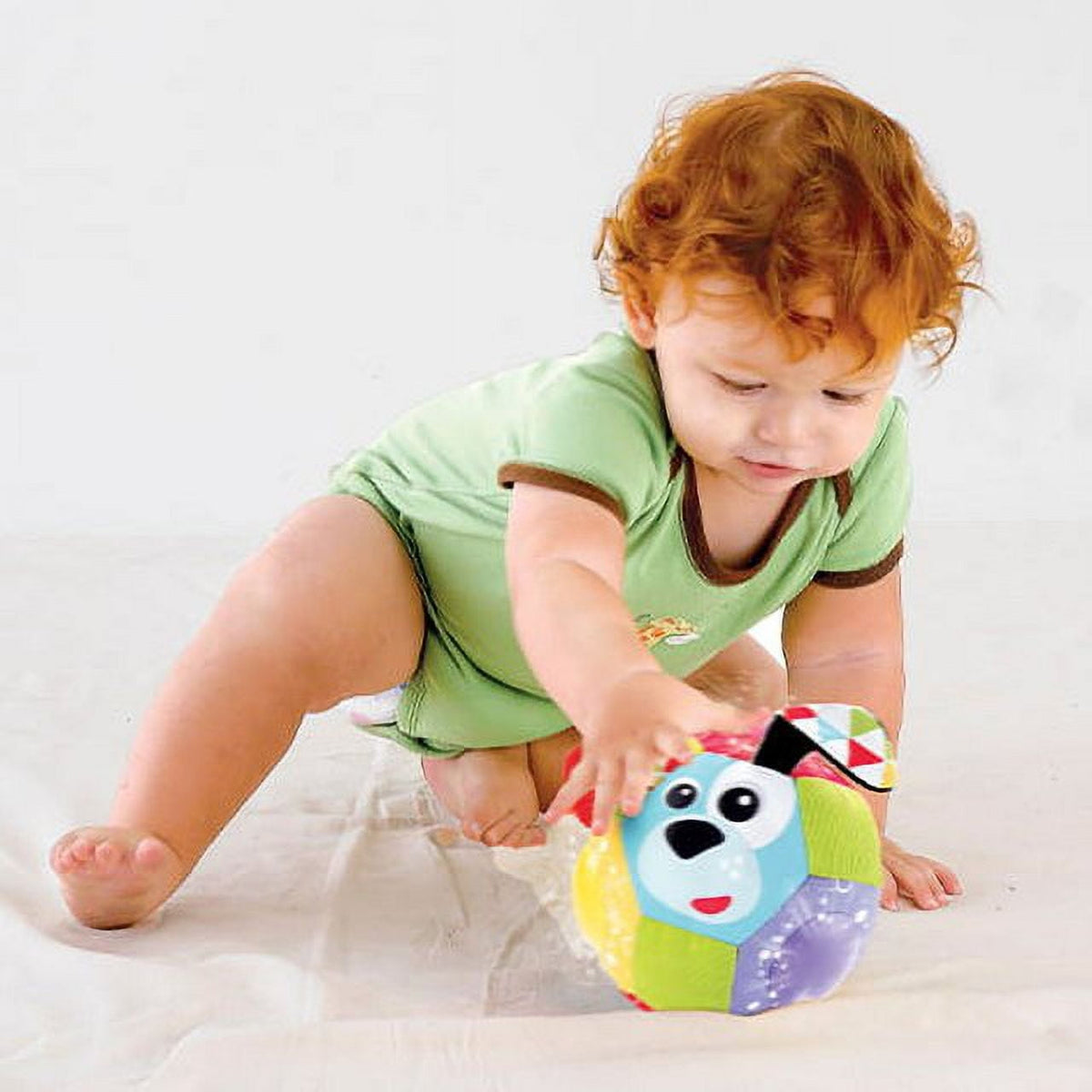 Yookidoo Baby Toys - Light Up Glow Plush Ball with Sounds - Lights N Music - Motion Activated Sensory Musical Stuffed Baby Toy Ball - Ages 3 Months +