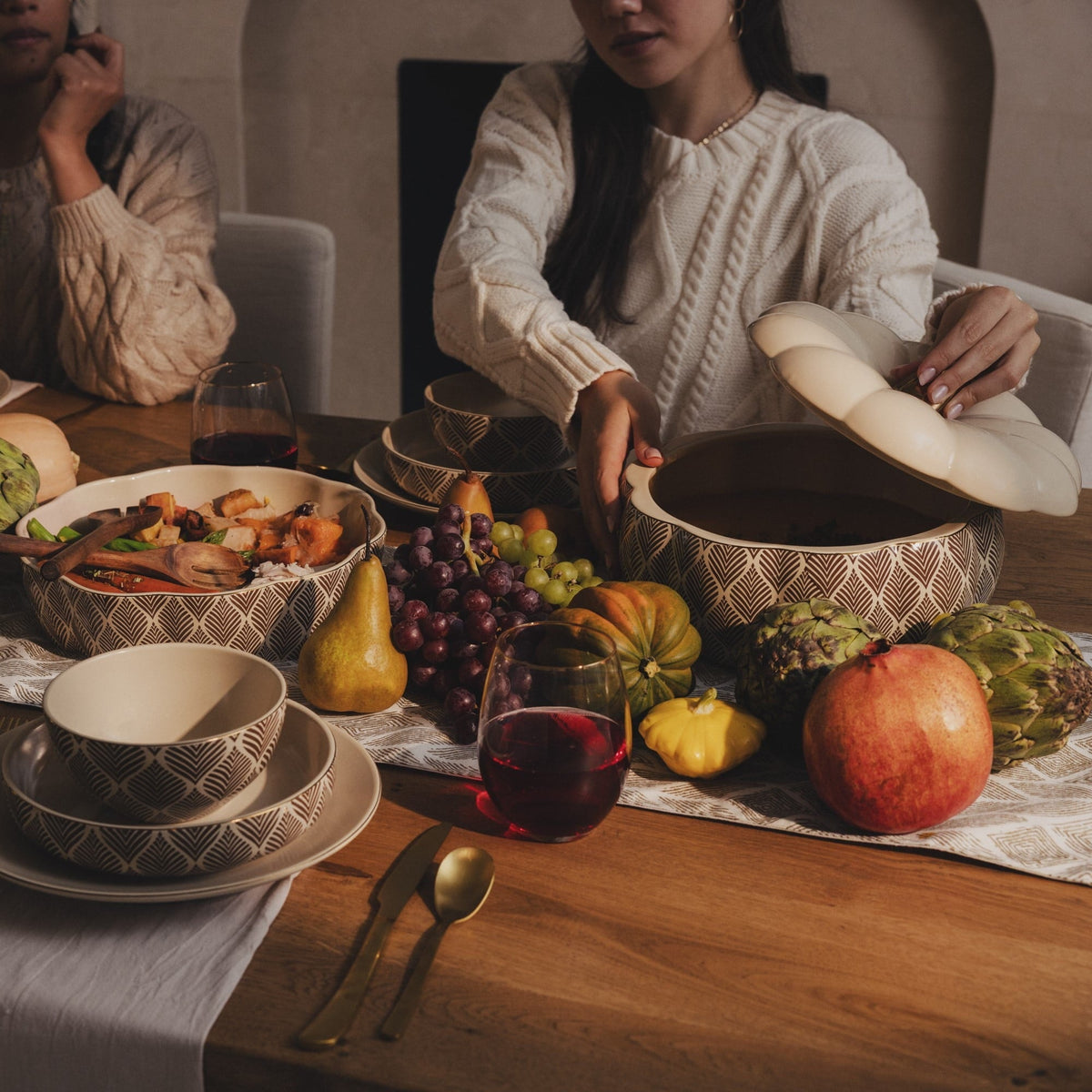 Thyme & Table Stoneware Soup Tureen, Ocee Leaf