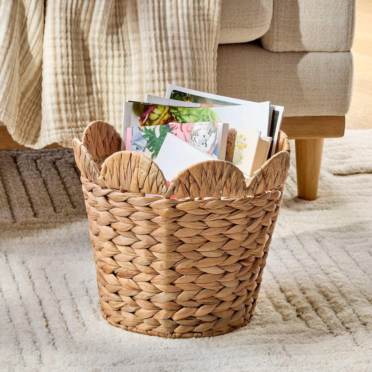 Better Homes & Gardens Round Scalloped Rim Water Hyacinth Basket