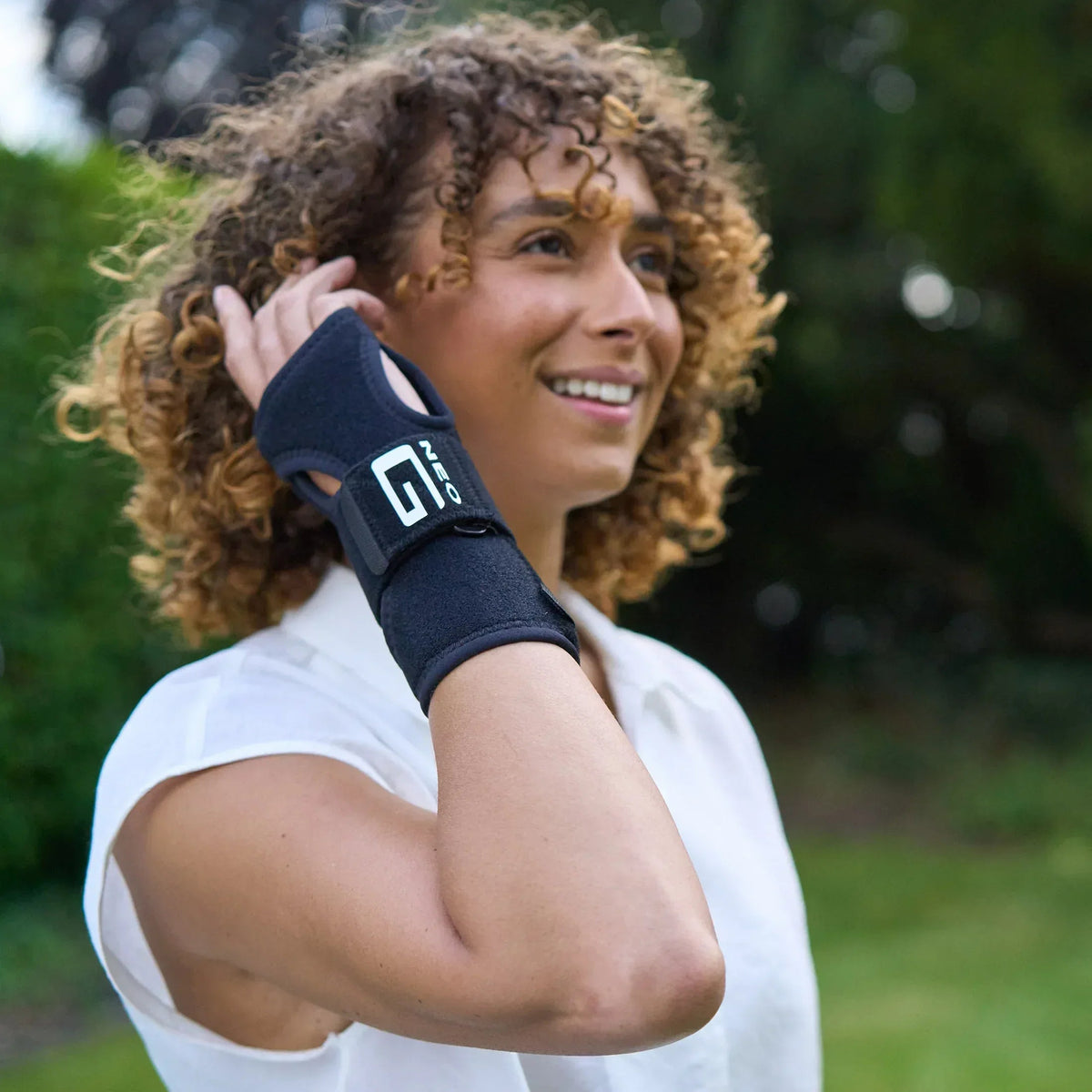 Neo G Easy-Fit Wrist Brace Adjustable Support for Carpal Tunnel & Tendonitis FSA/HSA Eligible