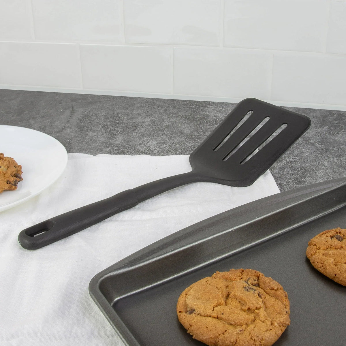 Mainstays 3-Piece Kitchen Utensil Set, Slotted Spatula, Slotted Spoon and Solid Spoon, Black, Nylon