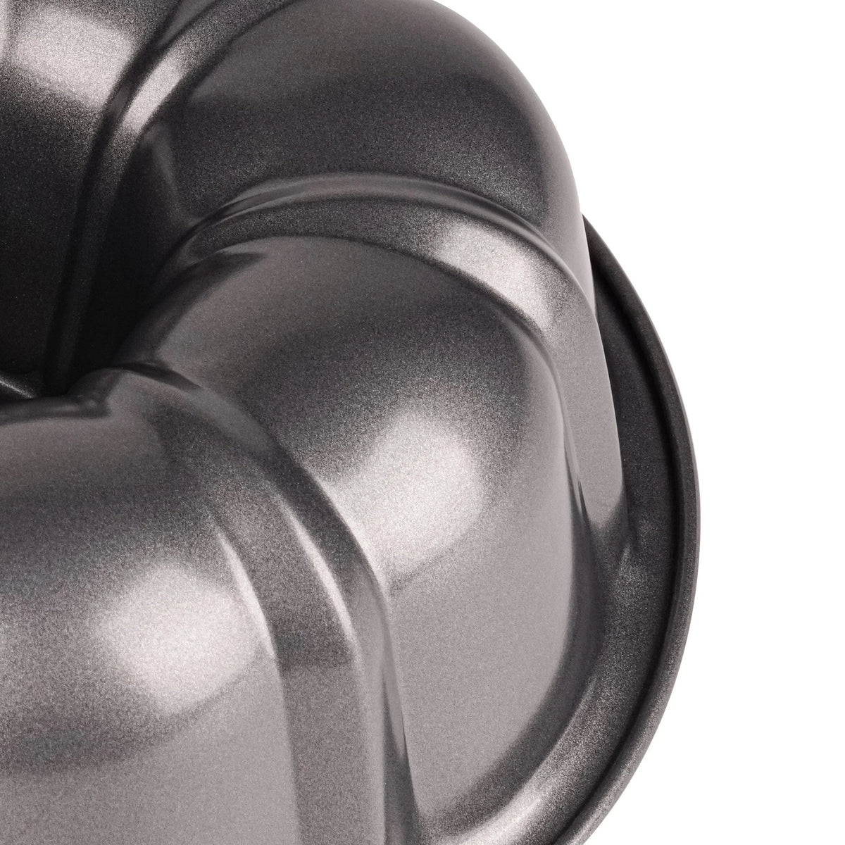 Mainstays 10" Round Nonstick Carbon Steel Fluted Cake Pan, Gray