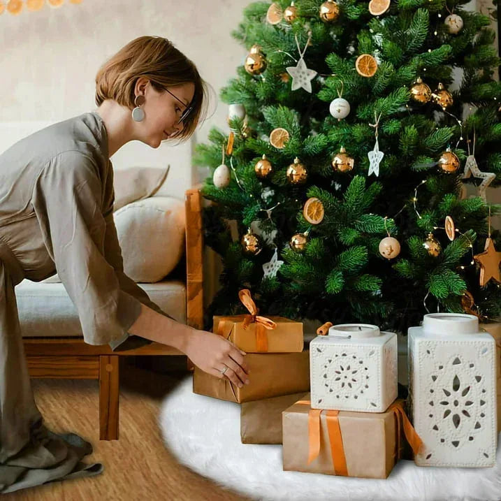 Christmas Tree Skirt 30 Inches Faux Fur White Christmas Tree Skirt for Christmas Tree Decorations Large Plush Tree Skirts Xmas Ornaments Decorations, White