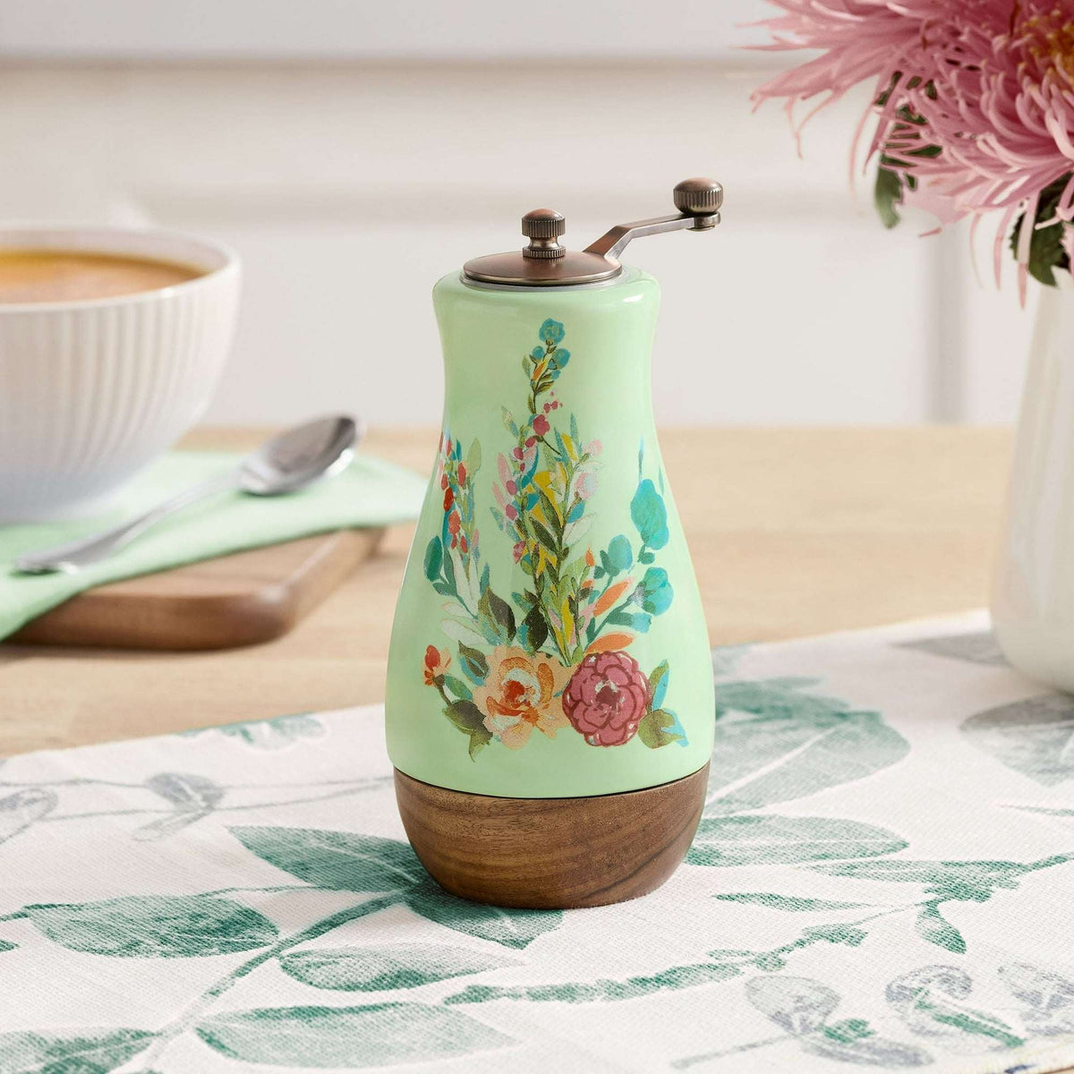 The Pioneer Woman Ceramic Painted Meadow Pepper Mill with Metal Grinder and Acacia Wood Base, A Practical Choice for Seasoning Storage and Serving