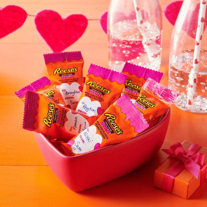 REESE'S Milk Chocolate Snack Size Peanut Butter Hearts, Valentine's Candy Bag, 15 oz (25 Pieces)