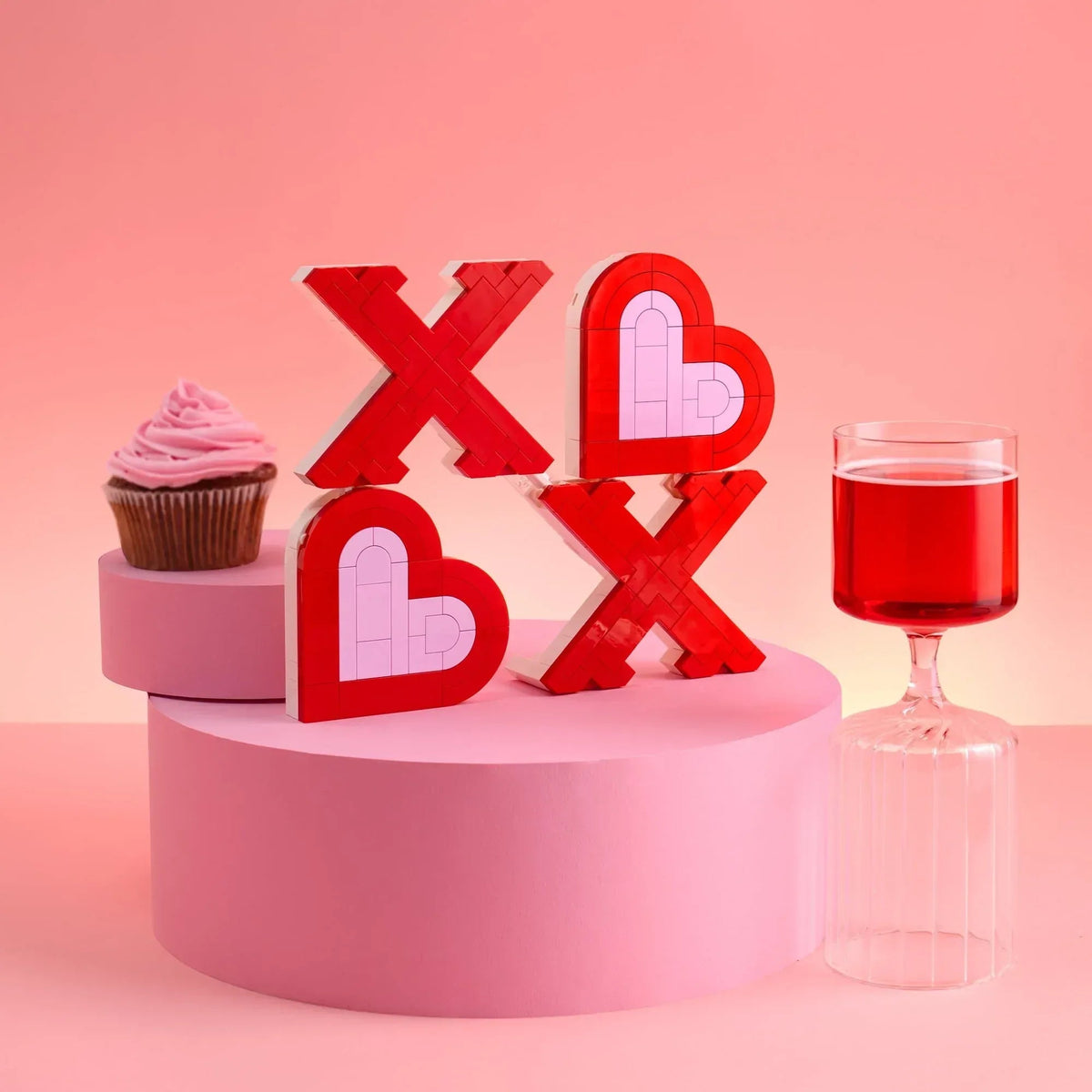 Brickcraft Bricktanicals XOXO Sign Building Kit (244-Piece Set), Valentine's Day Decor, Brick Hearts, Build Together Couples Activity, Romantic Gift, Home Display, Collectible Building Set